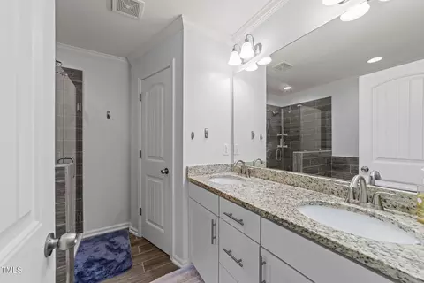 Bath - 3801 Windsnap Dr, Wake Forest, NC 27587 photo 2 of 5