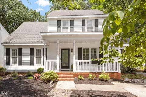 112 W Skyhawk Dr, Cary, NC 27519