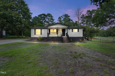 16 Lincoln Ln, Cameron, NC 28326