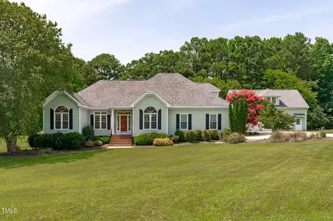 216 Forest Oaks Dr, Archer Lodge, NC 27527