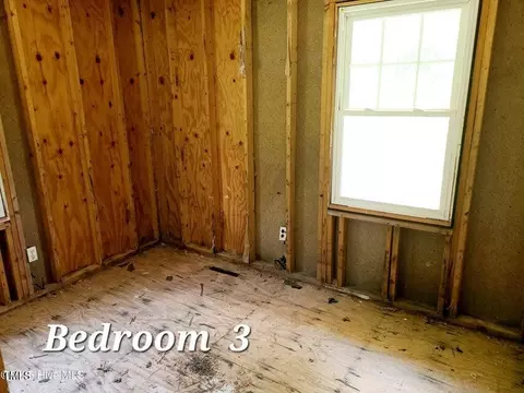 Bedroom - 16462 Nc Highway 210, Ivanhoe, NC 28447 photo 3 of 3