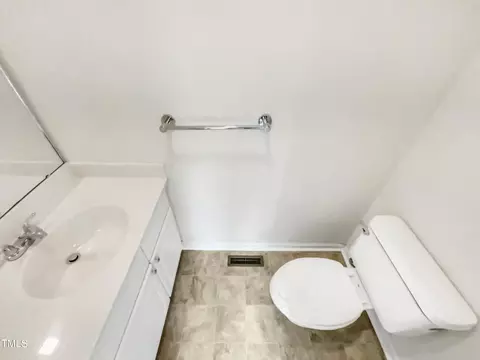 Bath - 215 Cheryl Ave, Durham, NC 27712 photo 3 of 3