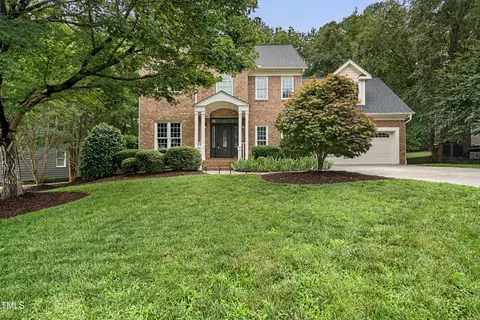 102 Glenmore Rd, Cary, NC 27519