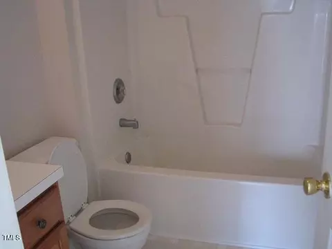Bath - 4419 Nightfall Ct, Durham, NC 27713 photo 1 of 2