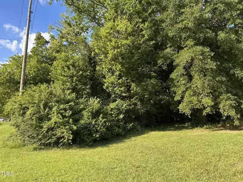 384 N Bickett Blvd, Louisburg, NC 27549