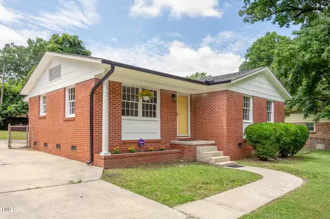 2302 Bywood Rd, Greensboro, NC 27405