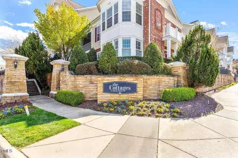 10210 Sablewood Dr #214, Raleigh, NC 27617