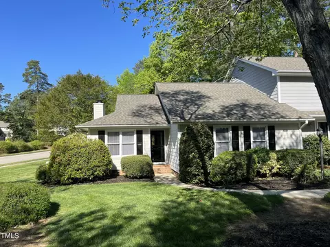 1511 Woodcroft Dr, Raleigh, NC 27609