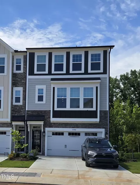 1300 Alston Landing Way # 09, Cary, NC 27519