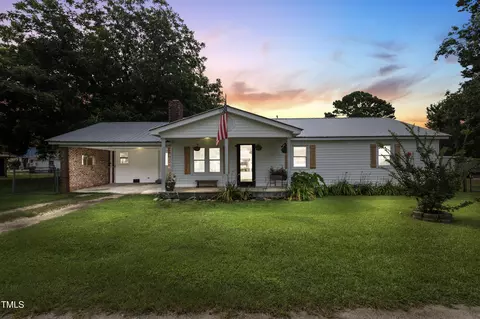 103 E Hope St, Erwin, NC 28339 photo 1