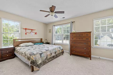 5300 Eolian Ct, Raleigh, NC 27607 photo 4