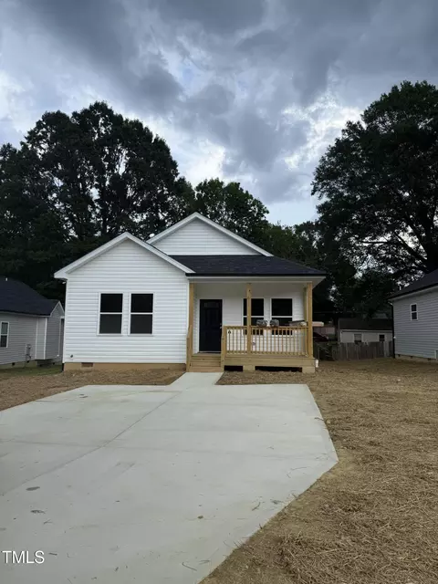 713 Ross St, Burlington, NC 27217