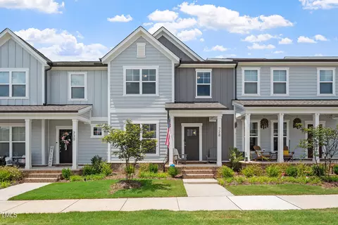728 Silo Park Dr, Wake Forest, NC 27587