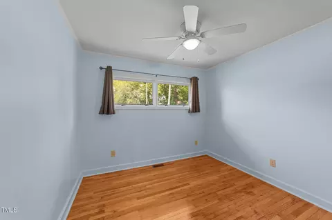 Bedroom - 603 E Hill St, Benson, NC 27504 photo 4 of 7