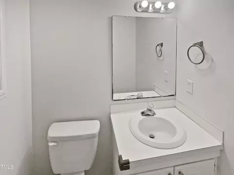 Bath - 709 Wendy Way, Durham, NC 27712 photo 1 of 2