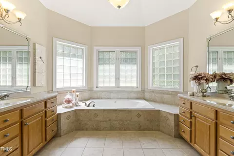 Bath - 5936 Two Pines Trl, Wake Forest, NC 27587 photo 2 of 5