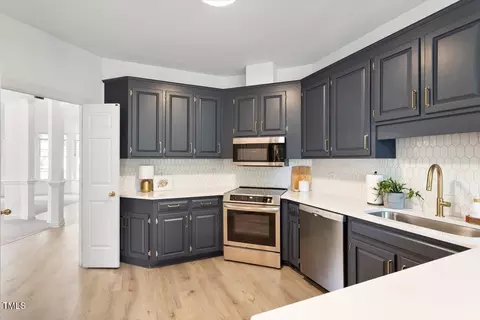 Kitchen - 116 Agassi Ct, Cary, NC 27511 photo 3 of 5