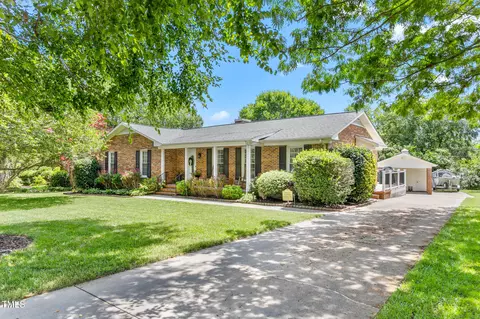 1615 Regency Dr, Burlington, NC 27215