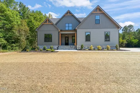 360 Pilot Ridge Rd, Zebulon, NC 27597