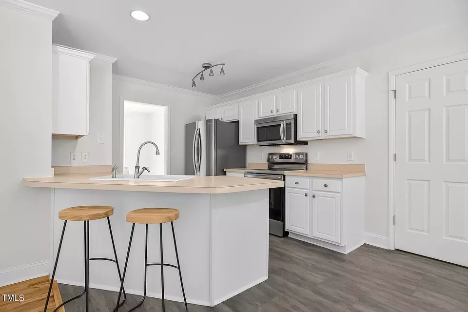 Kitchen - 18 Indian Pipe Trl, Bahama, NC 27503 photo 6 of 7