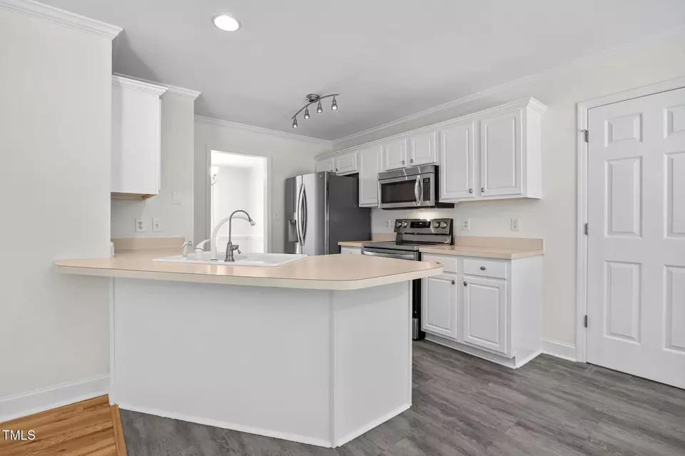 Kitchen - 18 Indian Pipe Trl, Bahama, NC 27503 photo 7 of 7