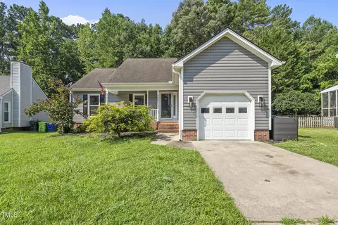 2717 Kempsford Pl, Raleigh, NC 27604