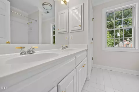 Bath - 524 Gardner St, Raleigh, NC 27607 photo 4 of 4