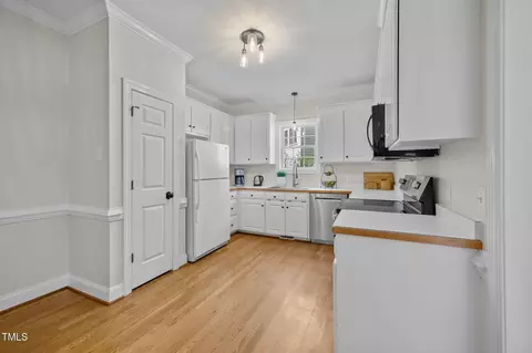 Kitchen - 524 Gardner St, Raleigh, NC 27607 photo 2 of 2