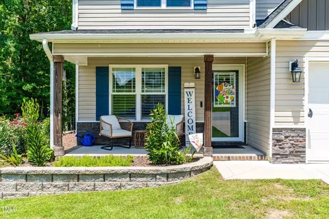 Exterior - 123 Trapper Pl, Benson, NC 27504 photo 3 of 12