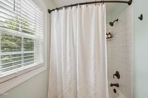 Bath - 137 Baldwin Dr, Durham, NC 27712 photo 5 of 5