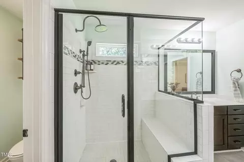 Bath - 137 Baldwin Dr, Durham, NC 27712 photo 3 of 5