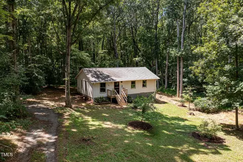 1512 Edwards Dr, Chapel Hill, NC 27516