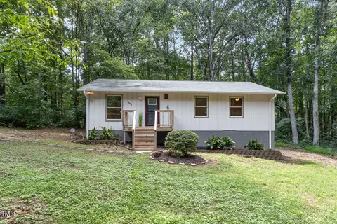 1512 Edwards Dr, Chapel Hill, NC 27516