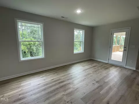 Living - 305 Touchdown Way, Benson, NC 27504 photo 2 of 3