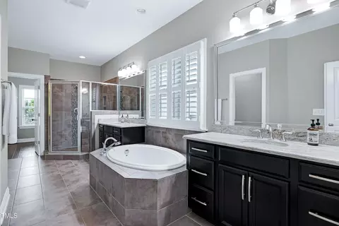 Bath - 3405 Ogle Dr, Cary, NC 27518 photo 3 of 9