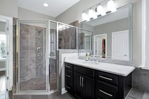 Bath - 3405 Ogle Dr, Cary, NC 27518 photo 4 of 9