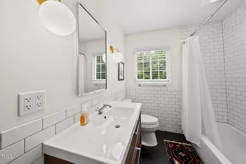 Bath - 1312 Dixie Trl, Raleigh, NC 27607 photo 4 of 5