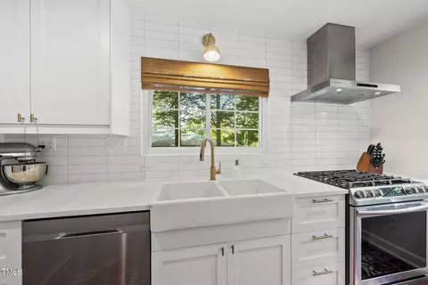 Kitchen - 1312 Dixie Trl, Raleigh, NC 27607 photo 2 of 4