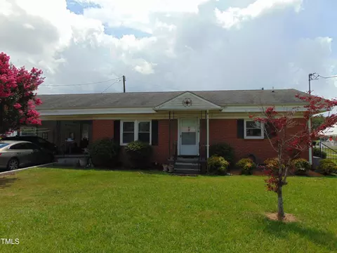 104 Edgecombe St, Macclesfield, NC 27852