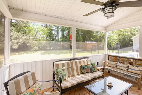 Exterior - 722 E Pine Ave, Wake Forest, NC 27587 photo 4 of 9