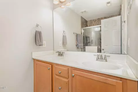 Bath - 722 E Pine Ave, Wake Forest, NC 27587 photo 1 of 2