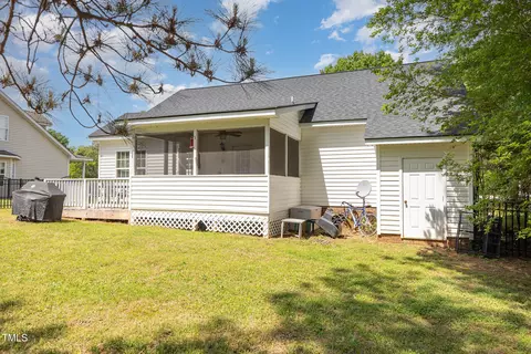 Exterior - 722 E Pine Ave, Wake Forest, NC 27587 photo 6 of 9