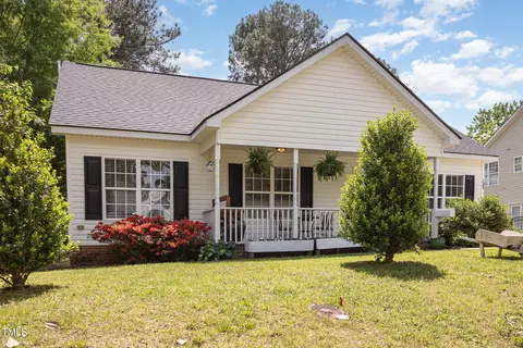 Exterior - 722 E Pine Ave, Wake Forest, NC 27587 photo 2 of 9