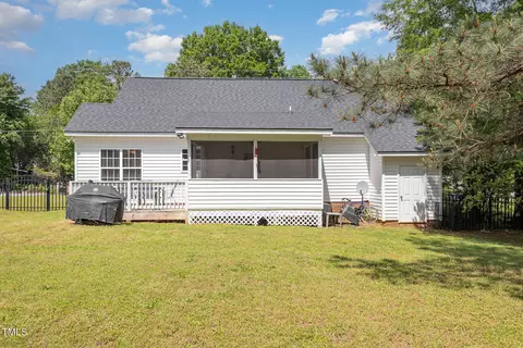 Exterior - 722 E Pine Ave, Wake Forest, NC 27587 photo 7 of 9