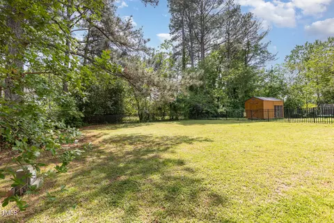 Exterior - 722 E Pine Ave, Wake Forest, NC 27587 photo 5 of 9