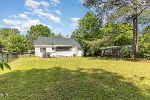 Exterior - 722 E Pine Ave, Wake Forest, NC 27587 photo 8 of 9