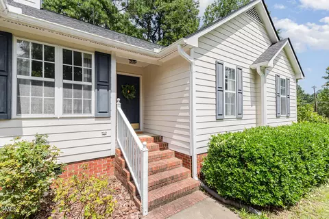 4 Windcourt Pl, Durham, NC 27713