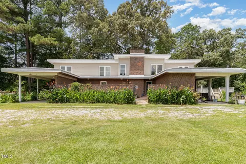 2868 Old School Rd, Four Oaks, NC 27524