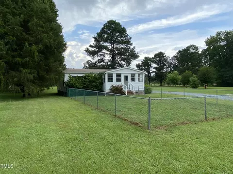 51 Cinnamon Ln, Erwin, NC 28339 photo 4