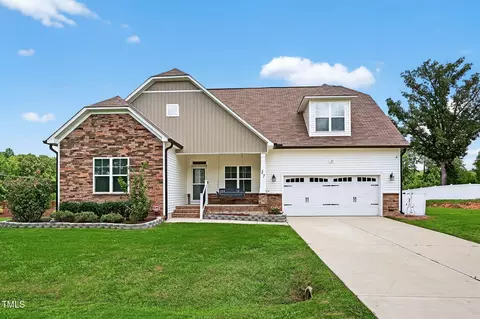 37 Berg St, Smithfield, NC 27577 photo 2